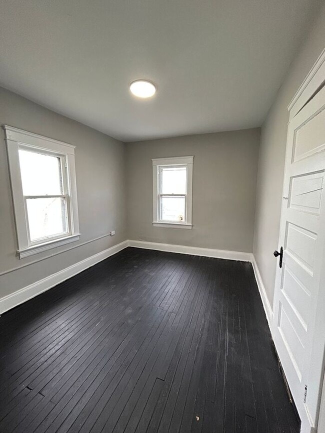 Photo - 2932 E 118th St