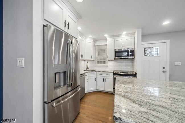 Photo - 2 Brandywyne Dr