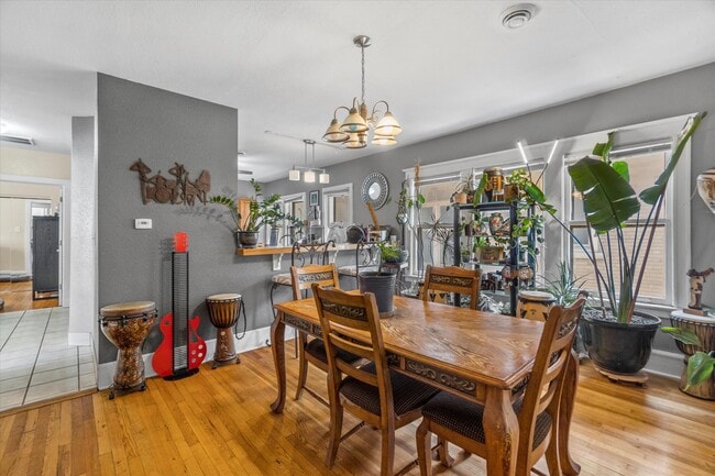 Photo - 750 N 34th St