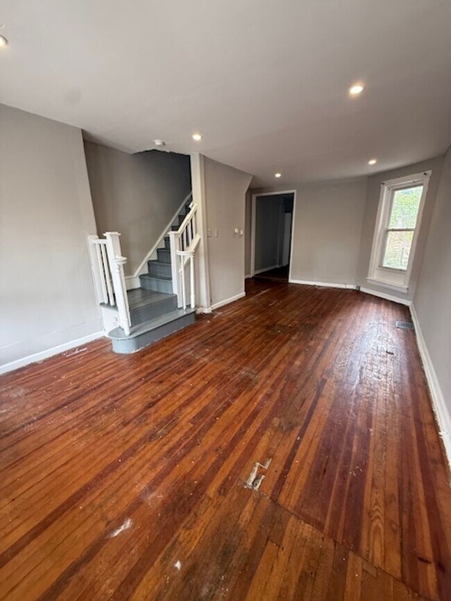 Photo - Charming 3-Bedroom Home with Modern Amenities - Ready for You!