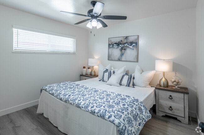 2BR, 1BA - 669SF - Bedroom 2