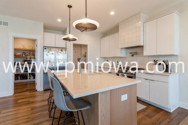 Photo - EXECUTIVE RANCH!  5 Bedroom, 3 Bathroom Home in Ankeny!!