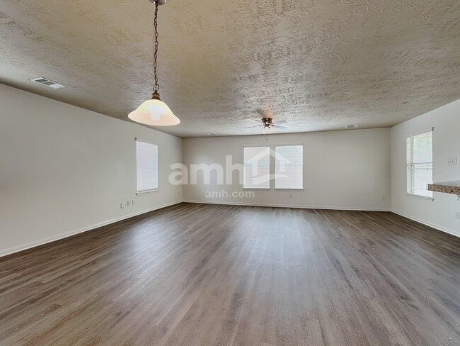 Photo - 3406 Maris Way