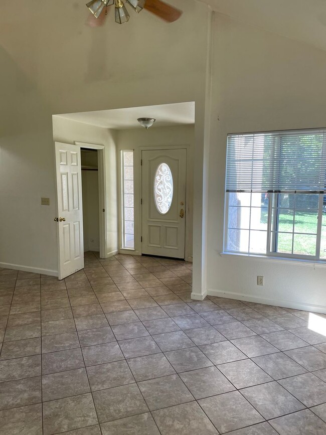 Photo - 5bd 3ba