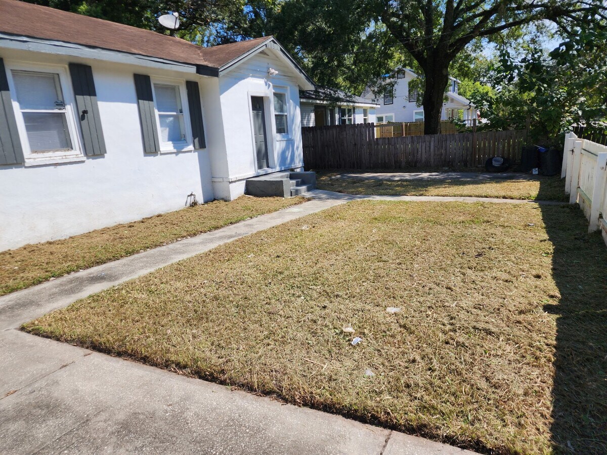 Photo - 3057 Columbus Ave