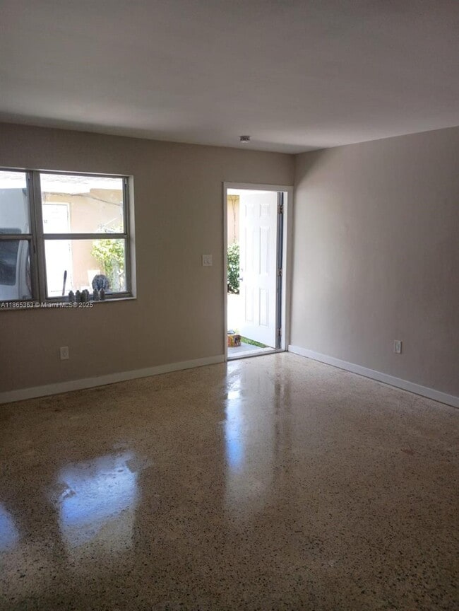 Photo - 1140 NW 9th St Unit 1140