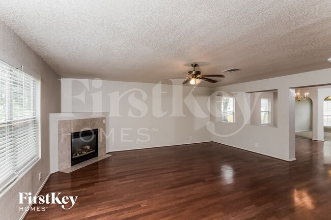 Photo - 7711 Braun Bend