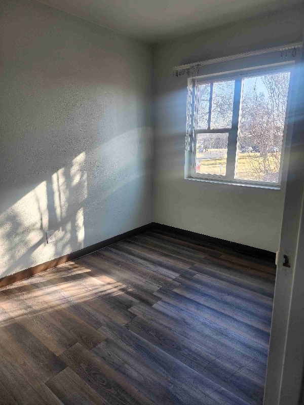 Building Photo - 316 S Pioneer Way Rental