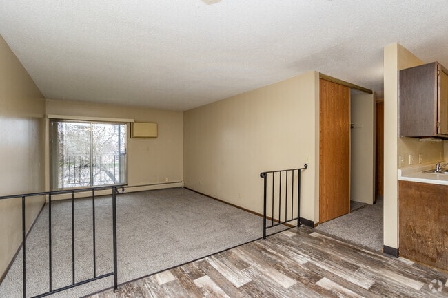 1BR, 1BA - 720SF - Living Room