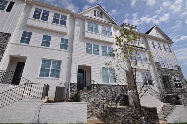 Building Photo - 8514 Silsbee Dr Rental