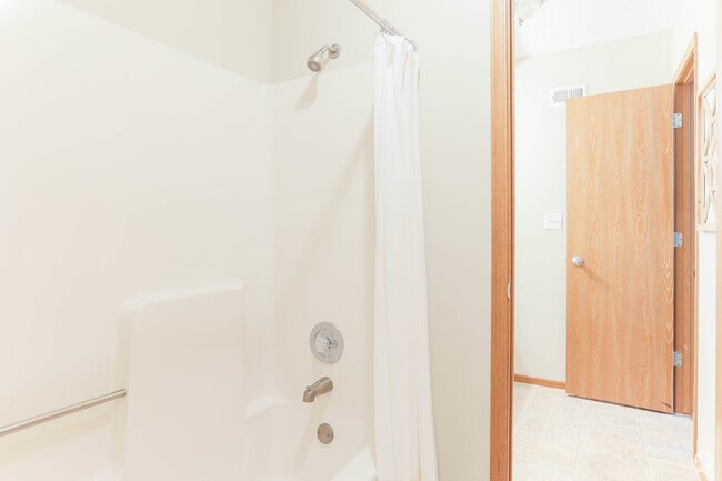 2BR, 1.5BA - Oxford