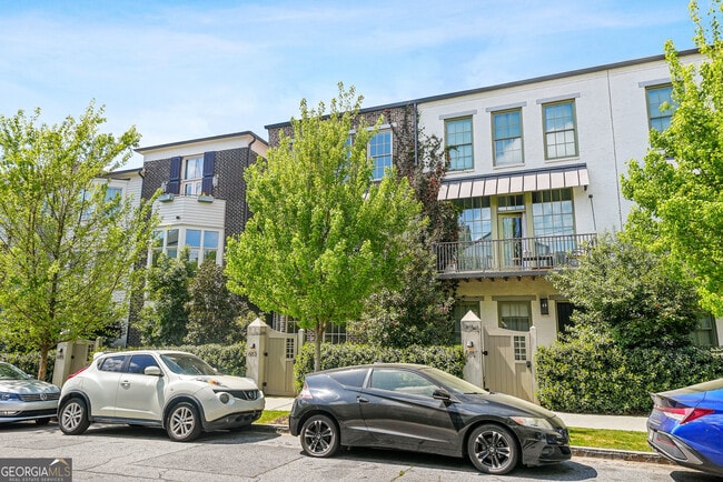 Photo - 683 Fraser St SE