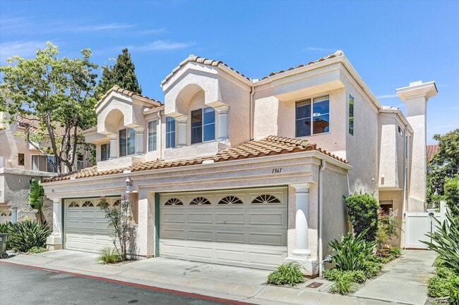 Building Photo - Gorgeous 3 Bed, 2.5 Bath Townhome In Rancho Del Rey - Chula Vista!