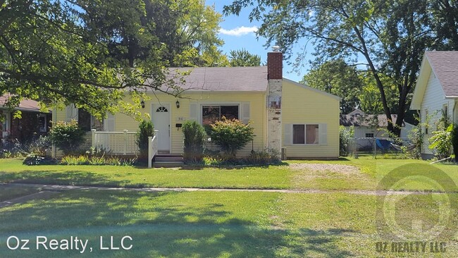 3 br, 2 bath House - 516 W 6th St - 3 br, 2 bath House - 516 W 6th St