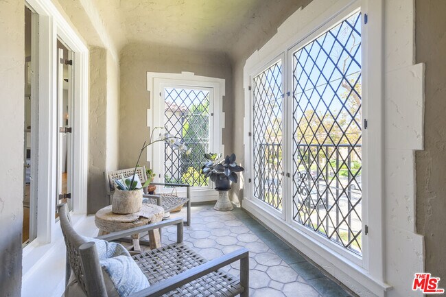 Photo - 148 S Orange Dr