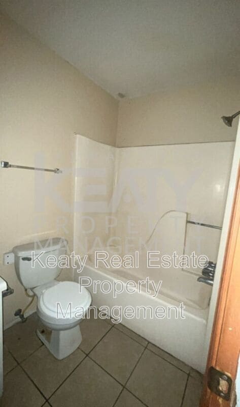 Photo - 101 Limoges St
