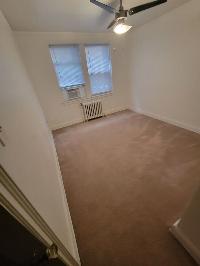 Photo - Thames Manor