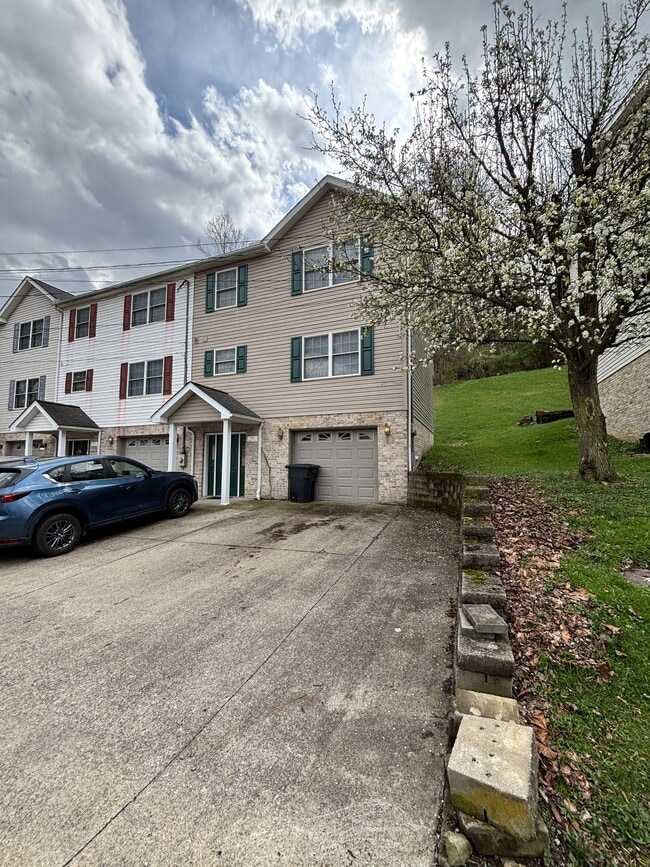 Building Photo - 864 Tremont St