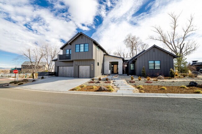Photo - Beautiful Fully Furnished Custom Home in Rancharrah