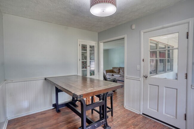 Photo - 2920 Highwoods Dr E Unit 1
