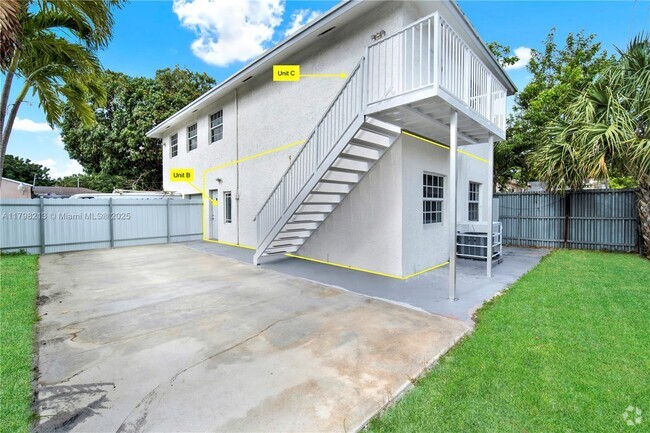 Building Photo - 10410 NW 28th Ave Unit C Rental