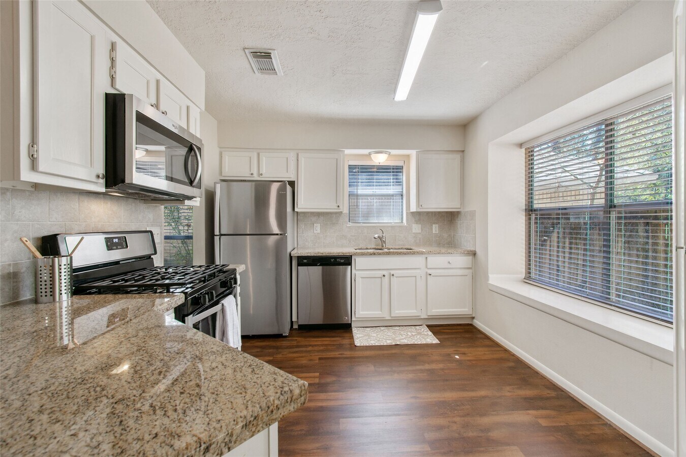 Photo - 75 Fallshire Dr