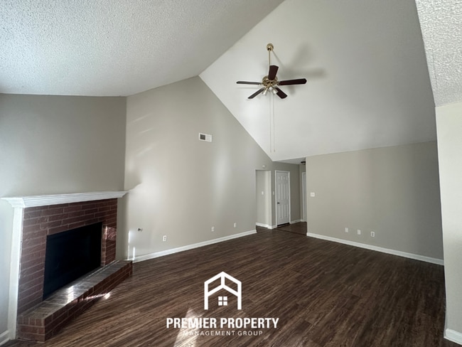 Photo - 7041 Ireland Dr