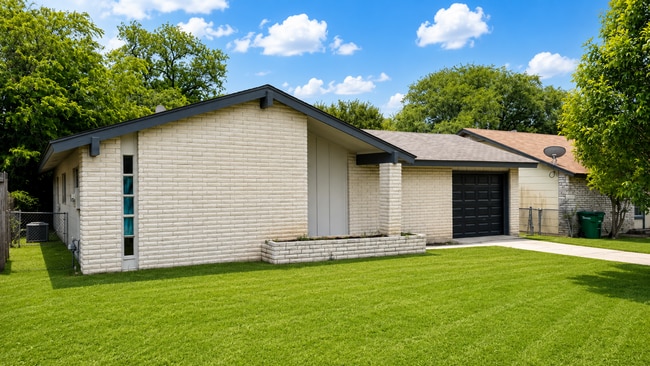 Photo - Move-In Ready 3 Bedroom Home with Large Yard & Covered Patio in North East San Antonio!!!