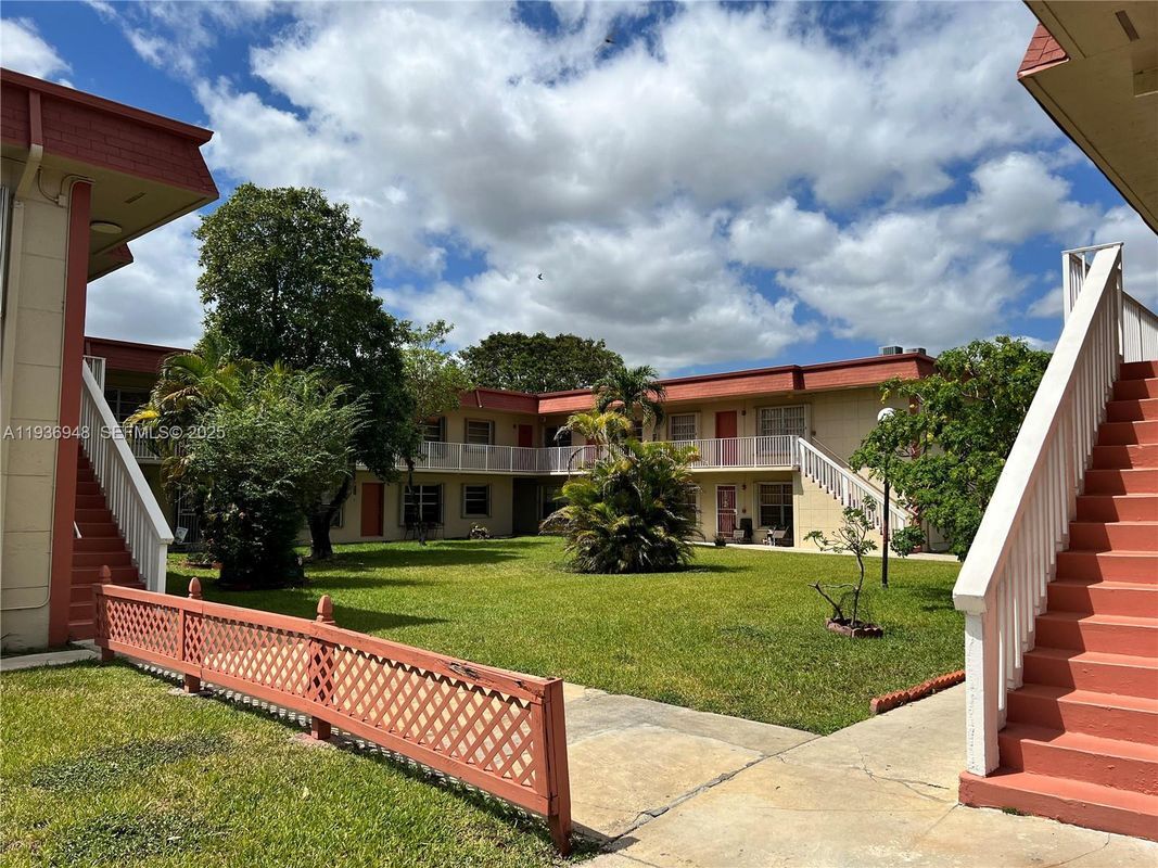 Photo - 12821 SW 43rd Dr