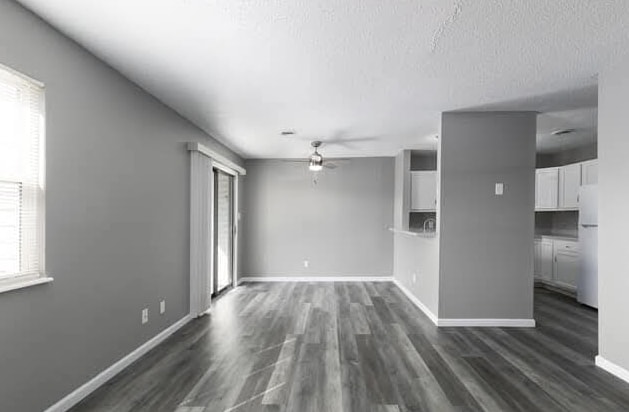 Photo - 472 Cedarview Ct