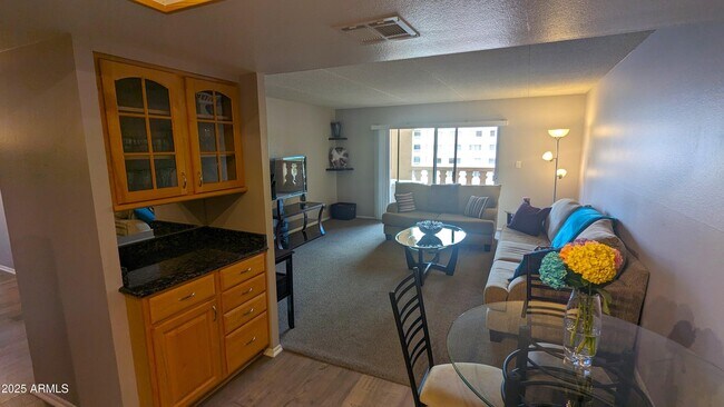 7910 E Camelback Rd Unit 302