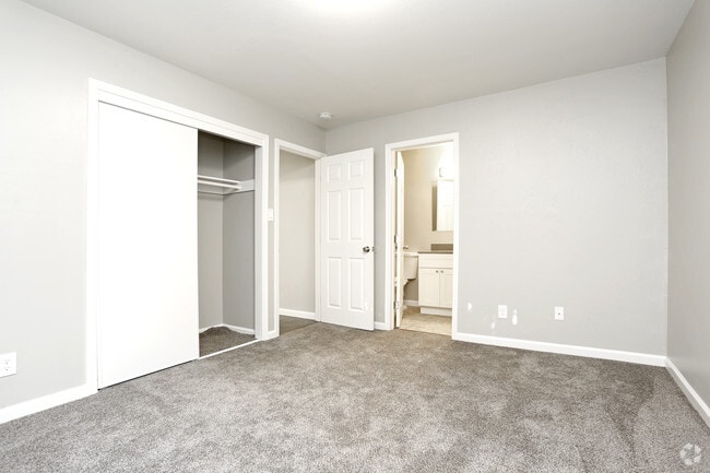 2BR,2BA-1000SQ