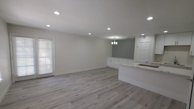 Photo - 1291 Elizabeth Ave