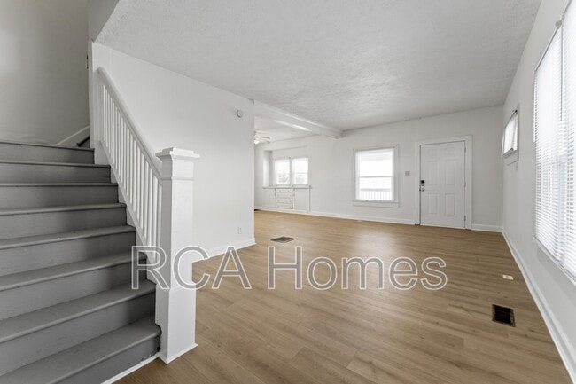 Building Photo - 601 N Sherman Dr