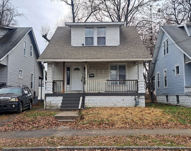 Building Photo - 844 S 33rd St