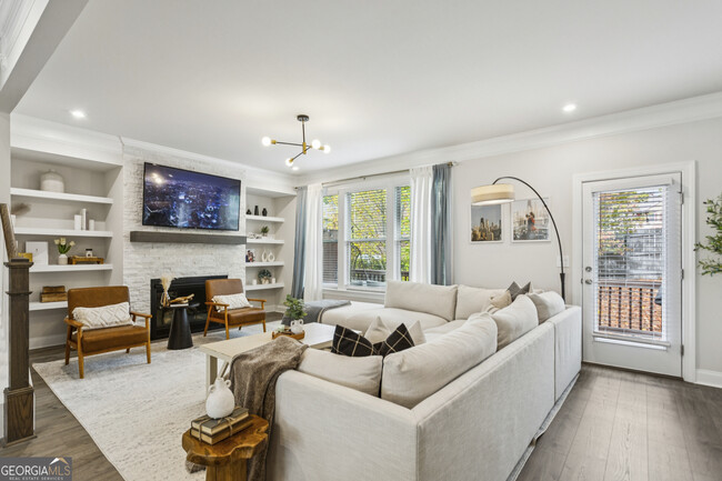 Photo - 1368 Live Oak Ln