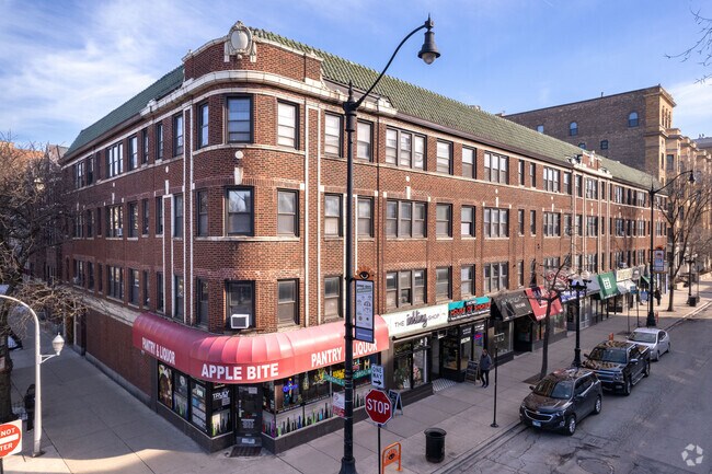 Photo - 553 W Oakdale Ave Apartments