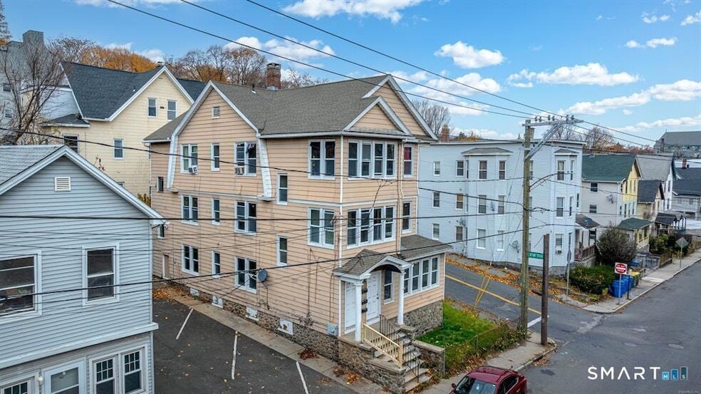 Photo - 146 Charles St