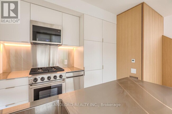 Photo - 429 Brock Ave