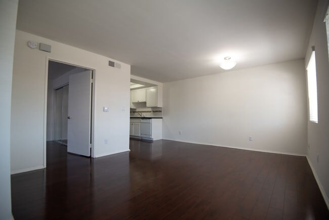 Photo - 5328 Riverton Ave Unidad 102