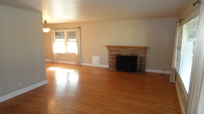 Photo - Old Towne Orange, Hardwood floors, Single Story House 3BR 2BA 2 car garage