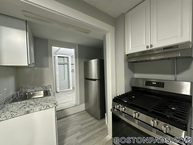 Building Photo - 273 Maverick St Rental