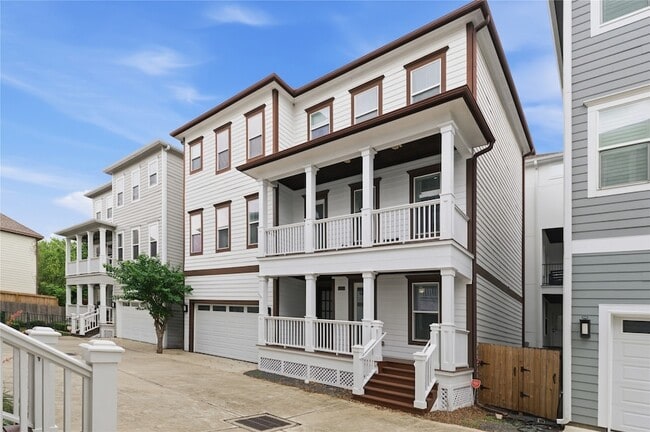 Photo - 1425 W 23rd St