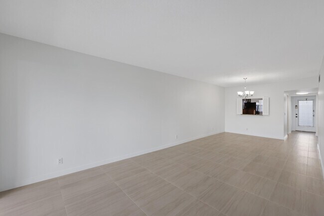 Photo - 2840 SW 22nd Ave Unidad 308