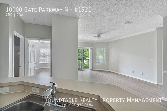 Photo - 10000 Gate Pkwy N Unidad #1921