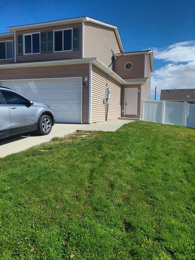 Coming Soon! - Coming Soon! Townhome