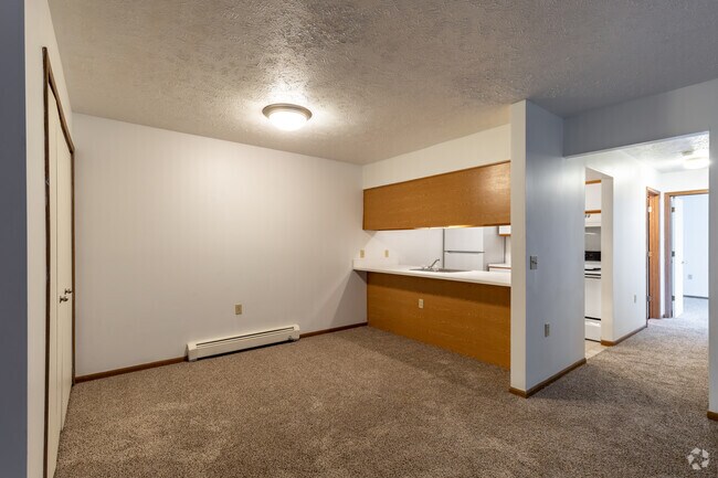 2BR, 1BA - 960SF