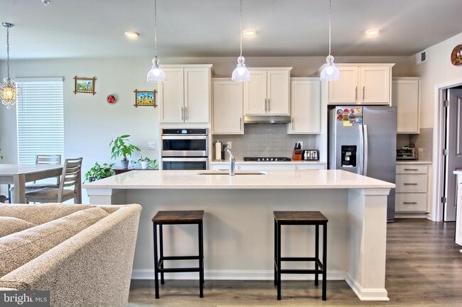 Photo - 689 N Chandler Dr