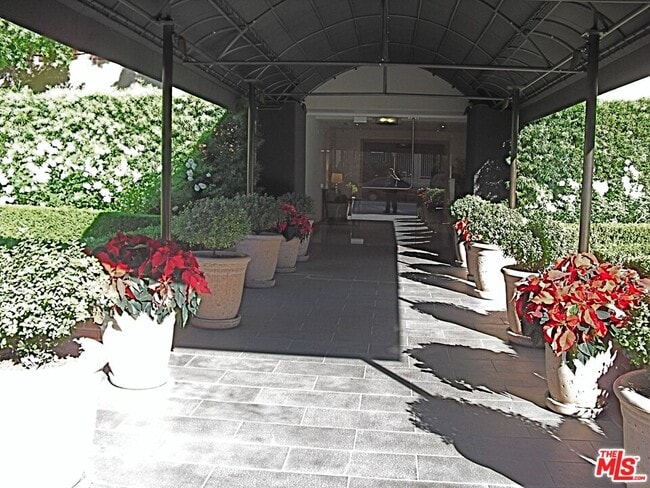 Photo - 1440 Veteran Ave Unidad 254