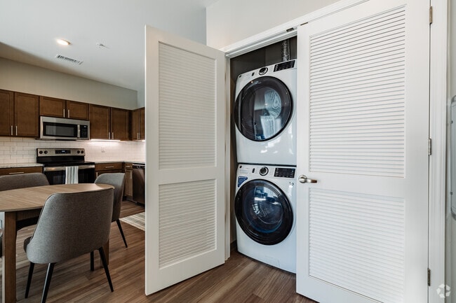 1BR, 1BA - 685SF - Laundry